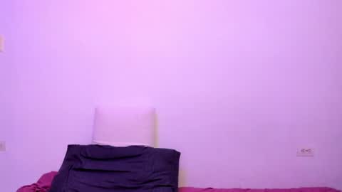 Snapshot of petitee_lunna chatting on 07.28.26 Lunna online show from 07.28.26