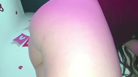 Snapshot of petiteivoryqueen chatting on 02.03.25 danna online show from 02.03.25