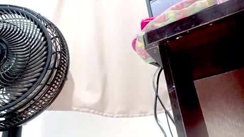 Snapshot of petiteivoryqueen chatting on 11.03.25 danna online show from 11.03.25