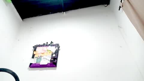 Snapshot of petiteivoryqueen chatting on 11.10.25 danna online show from 11.10.25