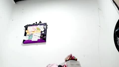 Snapshot of petiteivoryqueen chatting on 11.17.25 danna online show from 11.17.25