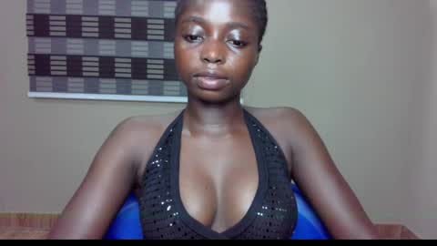 Snapshot of petitexxebony chatting on 06.07.26 petitexxebony online show from 06.07.26