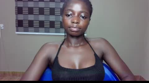 Snapshot of petitexxebony chatting on 06.11.26 petitexxebony online show from 06.11.26