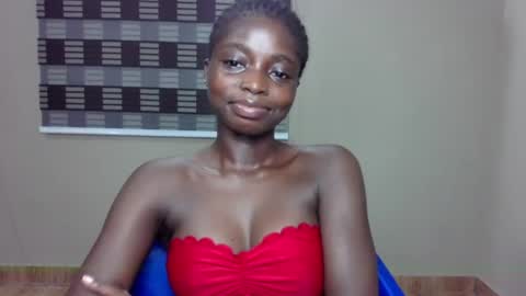 Snapshot of petitexxebony chatting on 06.13.26 petitexxebony online show from 06.13.26