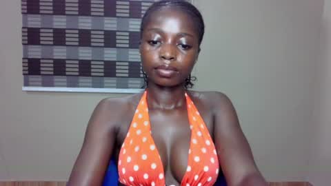 Snapshot of petitexxebony chatting on 07.08.26 petitexxebony online show from 07.08.26