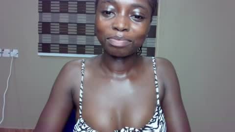 Snapshot of petitexxebony chatting on 07.12.26 petitexxebony online show from 07.12.26