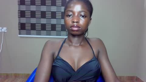 Snapshot of petitexxebony chatting on 07.15.26 petitexxebony online show from 07.15.26