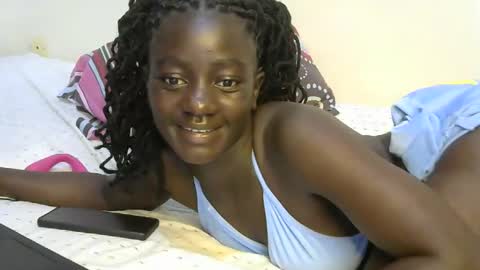 petitte_gyaal online show from 10.11.25