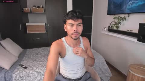 Snapshot of pettercat chatting on 11.19.25 Pettercat online show from 11.19.25