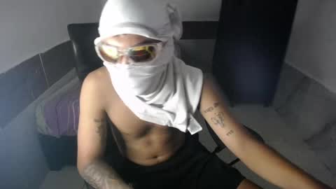 petty_boy777 online show from 04.28.26