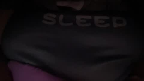 Snapshot of peular chatting on 04.25.26 peular online show from 04.25.26