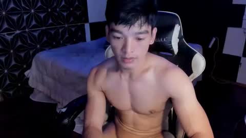 Snapshot of philhotbody chatting on 09.20.25 AJ online show from 09.20.25