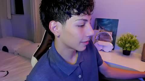 Snapshot of philipe_moonlight_ chatting on 10.14.25 Phil. INDEPENDENT MODEL online show from 10.14.25