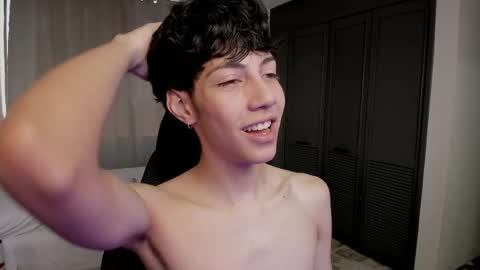 Snapshot of philipe_moonlight_ chatting on 05.19.26 Phil. INDEPENDENT MODEL online show from 05.19.26