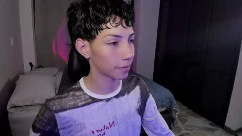 Snapshot of philipe_moonlight_ chatting on 05.29.26 Phil. INDEPENDENT MODEL online show from 05.29.26