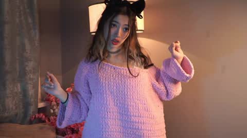 Snapshot of philomenafrost chatting on 12.05.24 Hitomi oo online show from 12.05.24