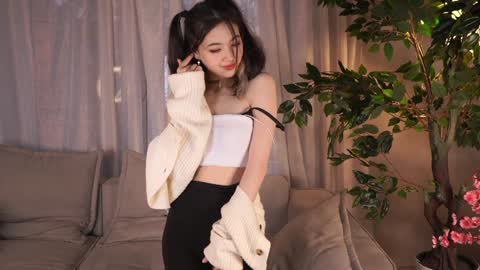 Snapshot of philomenafrost chatting on 12.06.24 Hitomi oo online show from 12.06.24