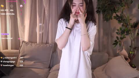 Snapshot of philomenafrost chatting on 12.14.24 Hitomi oo online show from 12.14.24