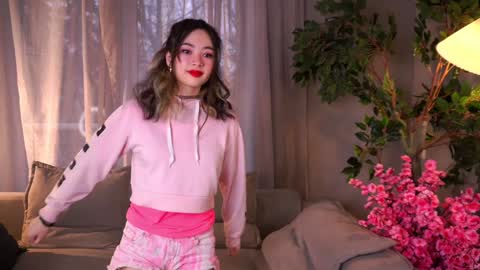 Snapshot of philomenafrost chatting on 12.15.24 Hitomi oo online show from 12.15.24