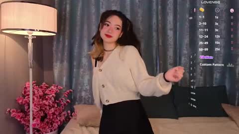 Snapshot of philomenafrost chatting on 12.16.24 Hitomi oo online show from 12.16.24