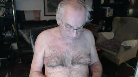 Snapshot of philoumis2 chatting on 12.22.24 Philippe online show from 12.22.24