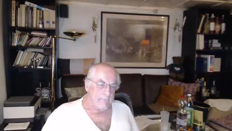 Snapshot of philoumis2 chatting on 03.08.25 Philippe online show from 03.08.25