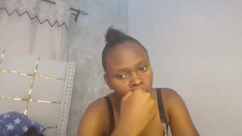 Snapshot of phoebe015 chatting on 02.07.26 phoebe online show from 02.07.26