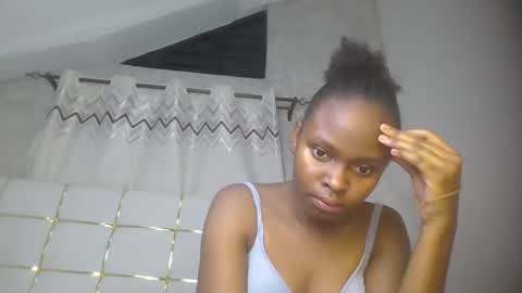 Snapshot of phoebe015 chatting on 02.26.26 phoebe online show from 02.26.26