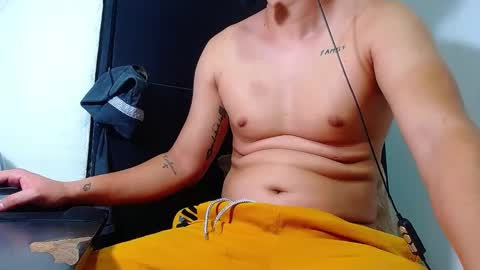 Snapshot of phoenixgnz08 chatting on 02.16.25 AdnierGnz online show from 02.16.25
