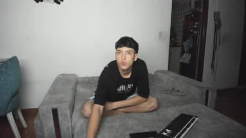 picaszomilos350 online show from 12.18.24