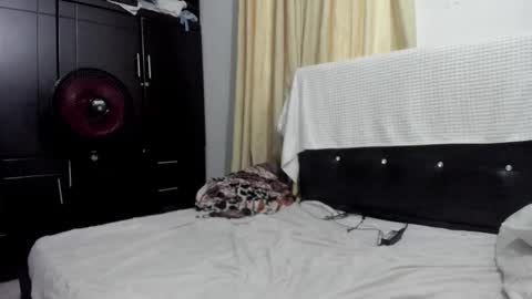 picaszomilos350 online show from 01.19.26