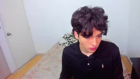 picaszomilos350 online show from 03.11.26