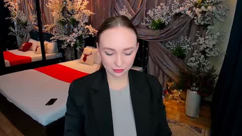 Snapshot of pieceofinspiration chatting on 12.28.24 Emelie online show from 12.28.24