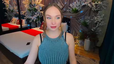 Snapshot of pieceofinspiration chatting on 01.09.25 Emelie online show from 01.09.25