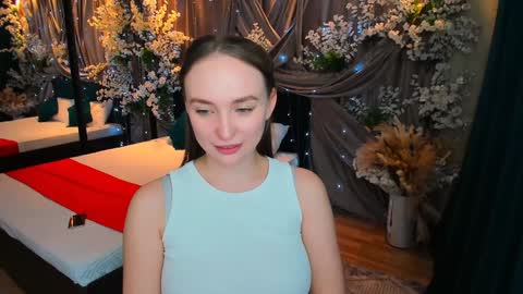 Snapshot of pieceofinspiration chatting on 02.04.25 Emelie online show from 02.04.25