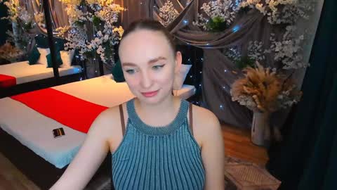 Snapshot of pieceofinspiration chatting on 02.08.25 Emelie online show from 02.08.25