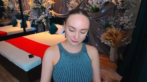 Snapshot of pieceofinspiration chatting on 02.08.25 Emelie online show from 02.08.25