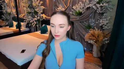 Snapshot of pieceofinspiration chatting on 02.25.25 Emelie online show from 02.25.25