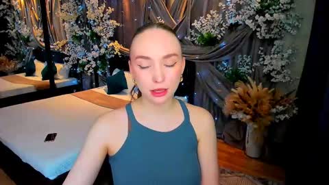 Snapshot of pieceofinspiration chatting on 03.04.25 Emelie online show from 03.04.25