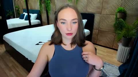 Snapshot of pieceofinspiration chatting on 09.14.25 Emelie online show from 09.14.25