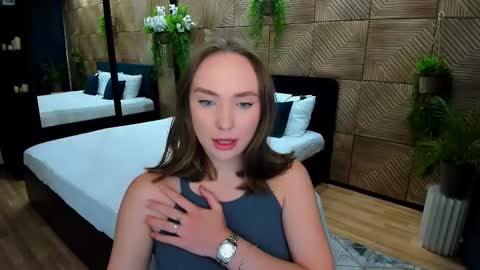Snapshot of pieceofinspiration chatting on 09.15.25 Emelie online show from 09.15.25