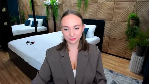 Snapshot of pieceofinspiration chatting on 09.19.25 Emelie online show from 09.19.25