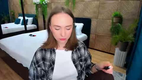Snapshot of pieceofinspiration chatting on 09.21.25 Emelie online show from 09.21.25