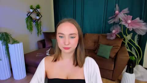 Snapshot of pieceofinspiration chatting on 09.24.25 Emelie online show from 09.24.25