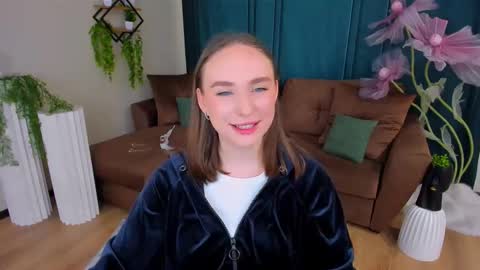 Snapshot of pieceofinspiration chatting on 09.25.25 Emelie online show from 09.25.25