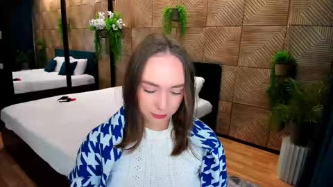 Snapshot of pieceofinspiration chatting on 10.01.25 Emelie online show from 10.01.25