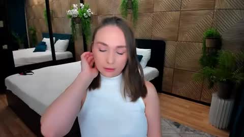 Snapshot of pieceofinspiration chatting on 10.17.25 Emelie online show from 10.17.25