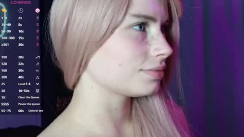 Snapshot of piera_ chatting on 10.10.25 Piera online show from 10.10.25