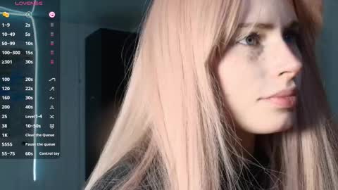 Snapshot of piera_ chatting on 10.19.25 Piera online show from 10.19.25