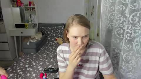 Adele and Elli online show from 03.25.26